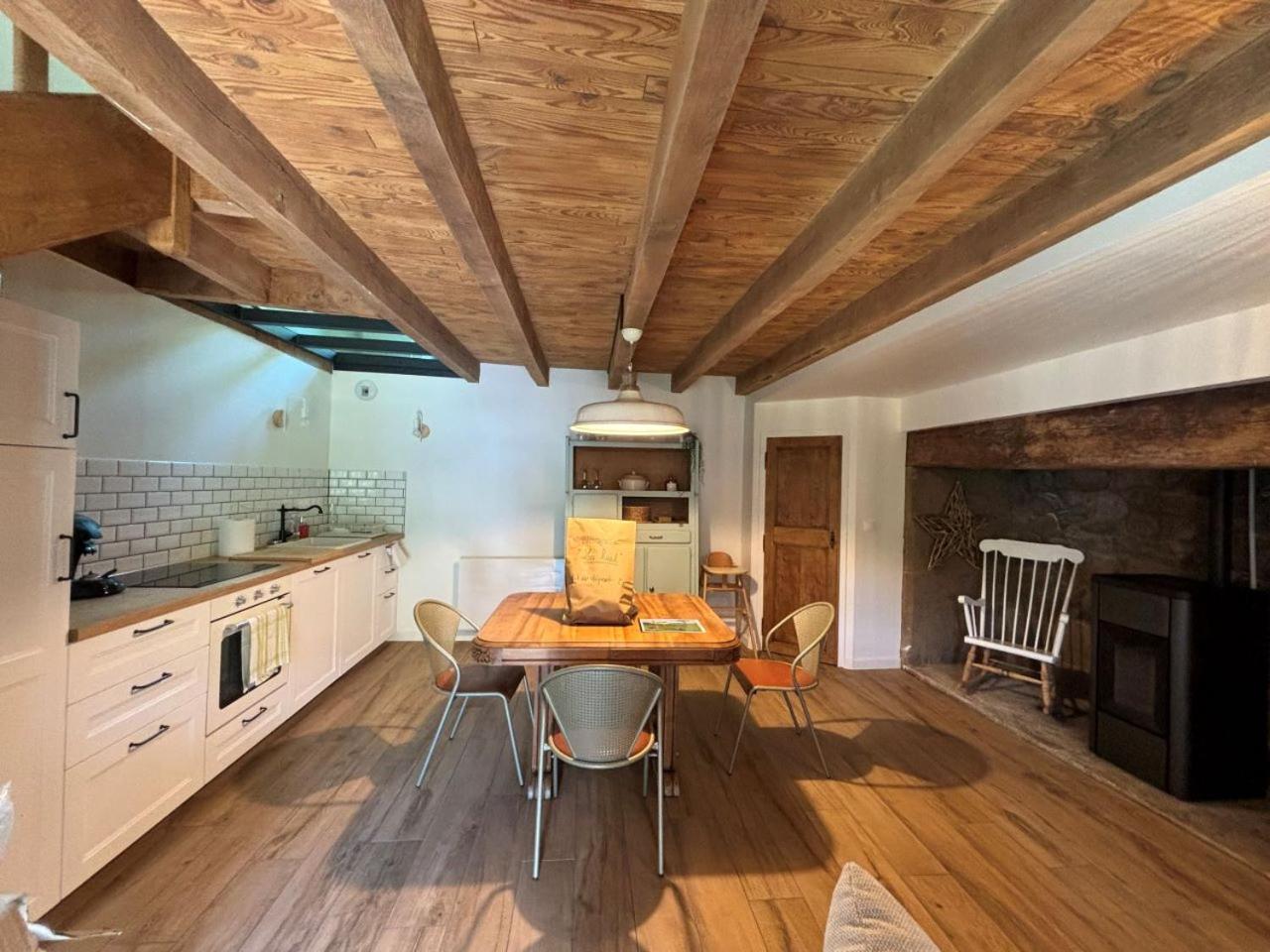 La Haut Maison A La Campagne Mandailles-Saint-Julien Luaran gambar